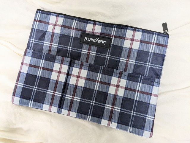 「ニューヨーカー」とコラボした、トートバッグとバッグインポーチの2点セット