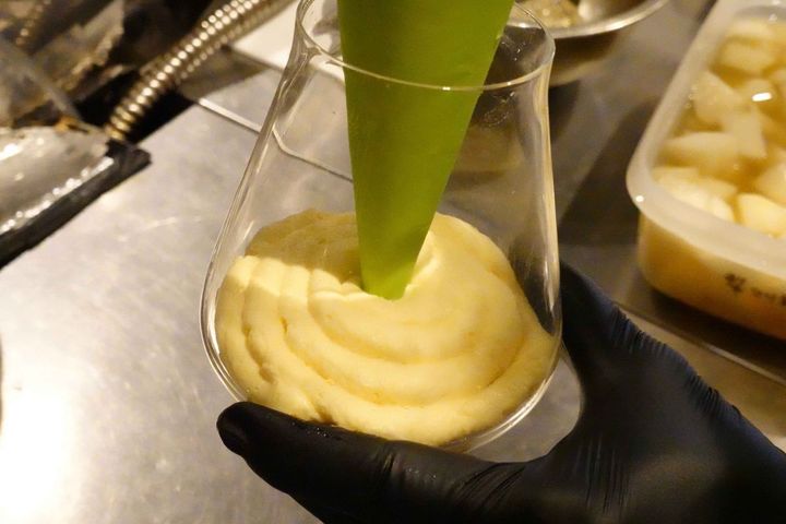 INITIAL Sapporo」のシメパフェ