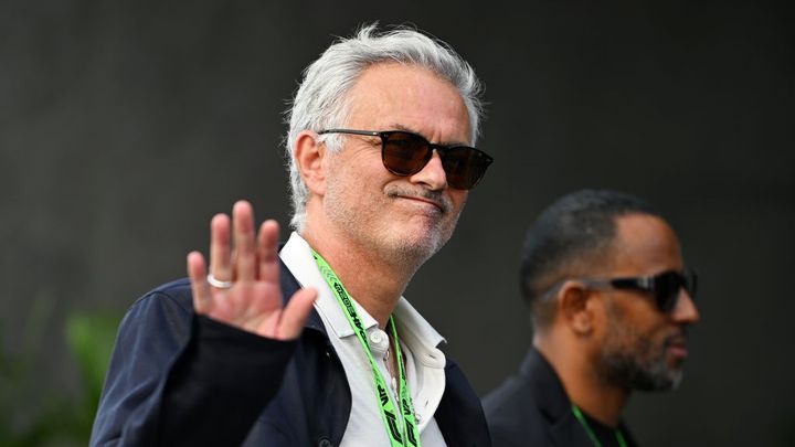 一泊20万円超！トルコで「王様扱い」の世界的名将、贅沢生活が明らかに