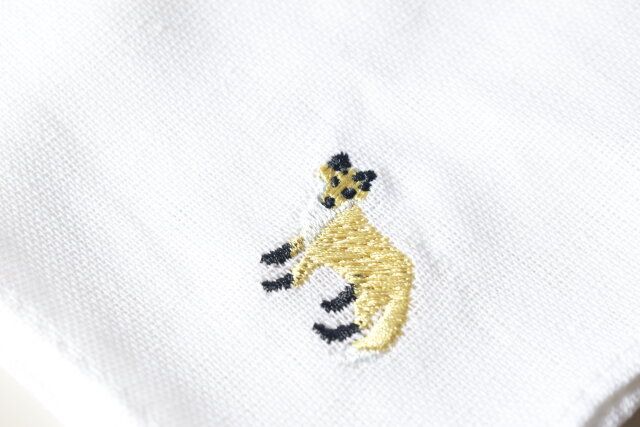 セリアの手ぬぐい風ハンカチ アニマル刺繍のきつね