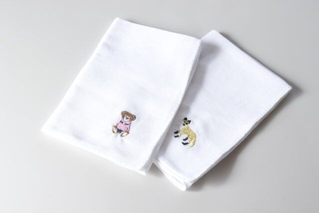 セリアの手ぬぐい風ハンカチ アニマル刺繍