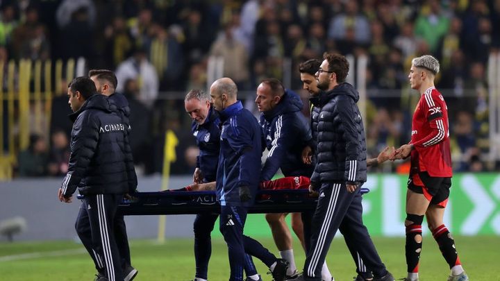 ブラジル代表が松葉杖で…苦しむプレミア強豪、週末の試合に早くも危険信号か