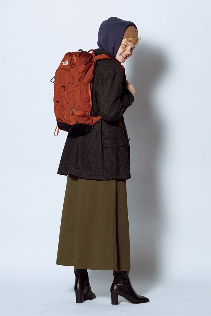 大人女性が持ちたいレディースリュック6選と「きれいめ」「カジュアル」向けおすすめコーデ例