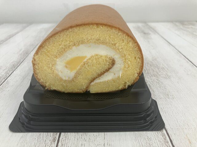 安食シェフ監修ロールケーキ横から2