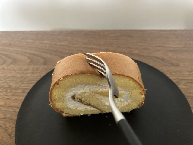 安食シェフ監修ロールケーキ弾力