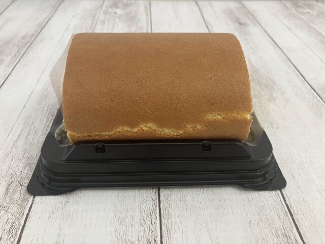 安食シェフ監修ロールケーキ横から