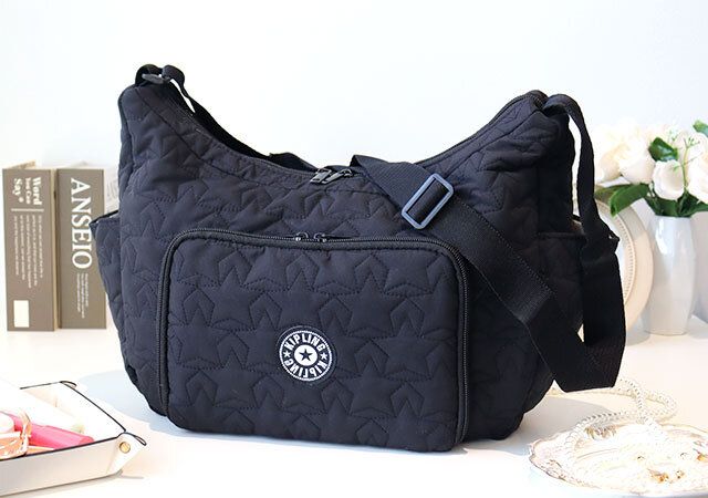 Kipling 整理上手な8ポケット 星柄キルティングバッグの総まとめ