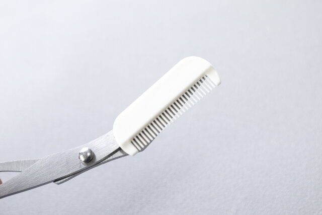 セリア コーム付眉毛用はさみ 構造