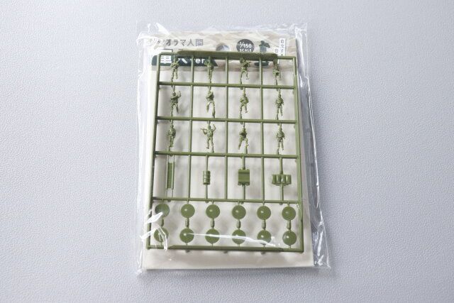  セリアのジオラマ軍人1