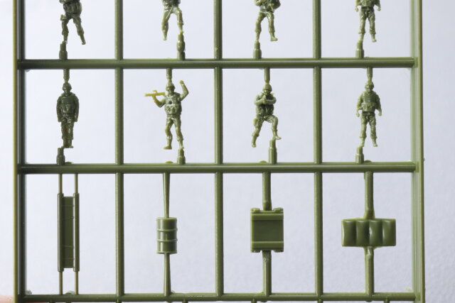  セリアのジオラマ軍人4