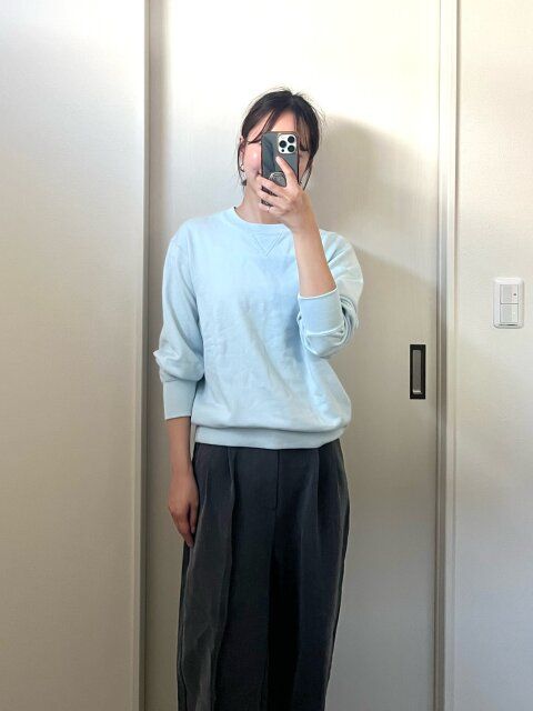 ユニクロスウェットシャツの袖まくりした着用感