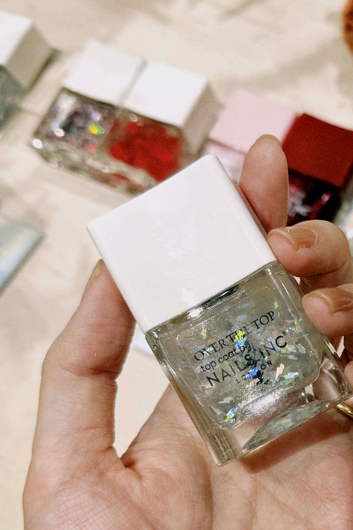 2024秋冬ネイルトレンド◇ ホリデーシーズンが楽しくなるおすすめネイルカラー【ささやかですてきなもの 大谷有紀 vol.210】