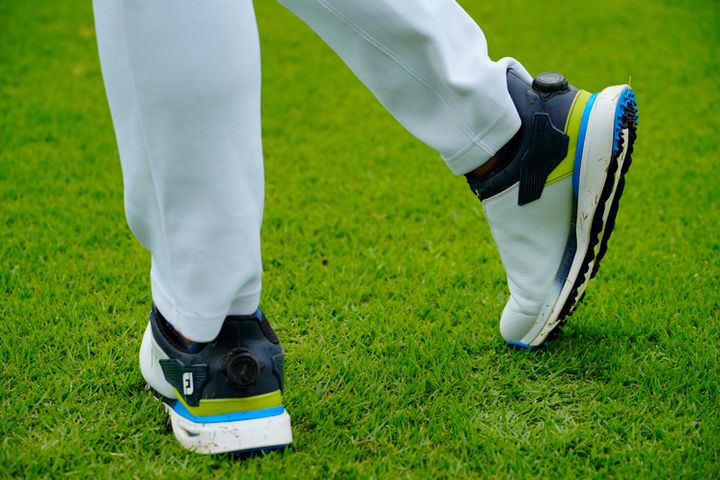 振り幅だけの“距離の打ち分け”は危険！ フットワークをプラスしてみよう