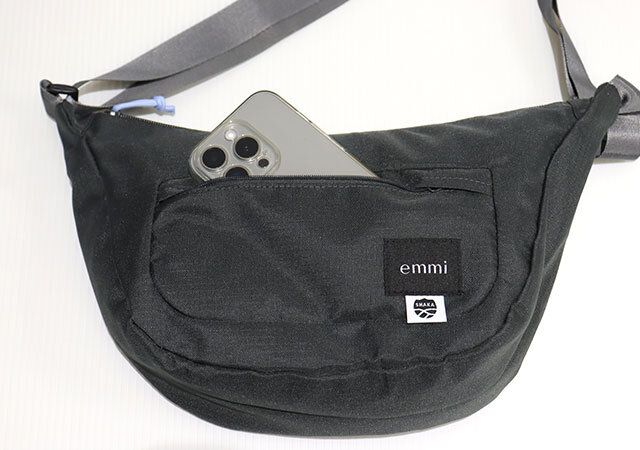emmi×SHAKA［エミ×シャカ］ミニポケット付きラウンドショルダーバッグ フロントポケット