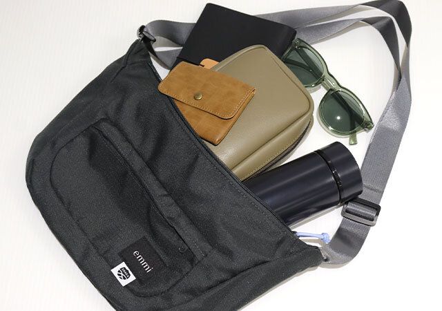 emmi×SHAKA［エミ×シャカ］ミニポケット付きラウンドショルダーバッグ 実用例