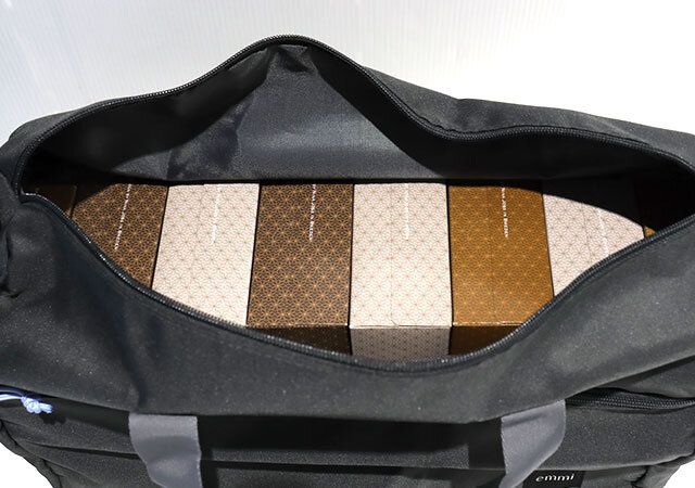 emmi×SHAKA［エミ×シャカ］とても軽くて大容量！2WAYレジャーボストン メイン収納