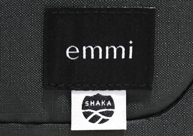 emmi×SHAKA［エミ×シャカ］ミニポケット付きラウンドショルダーバッグ ロゴタグ