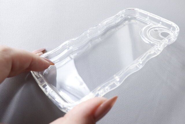 セリアのアクスタが入るスマートフォンケース4