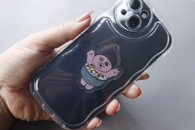 セリアのアクスタが入るスマートフォンケース6