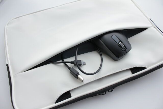 ダイソー ノートPCケース ポケット