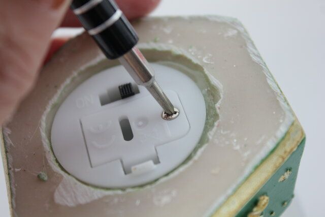 ダイソーの凝ったLEDスノードーム（クラシック）