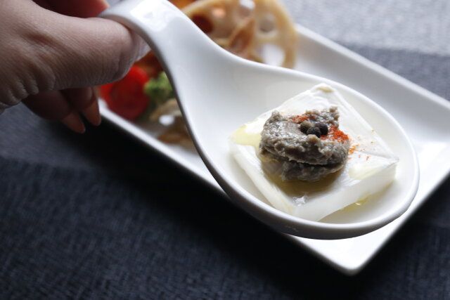 ダイソーのお洒落なアミューズスプーン（約12cm×6cm）