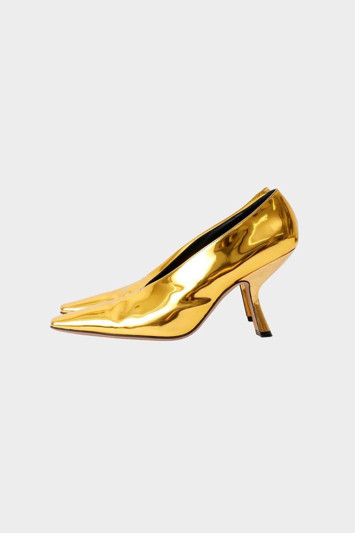 画像: ヒール高9cmながら履き心地も両立