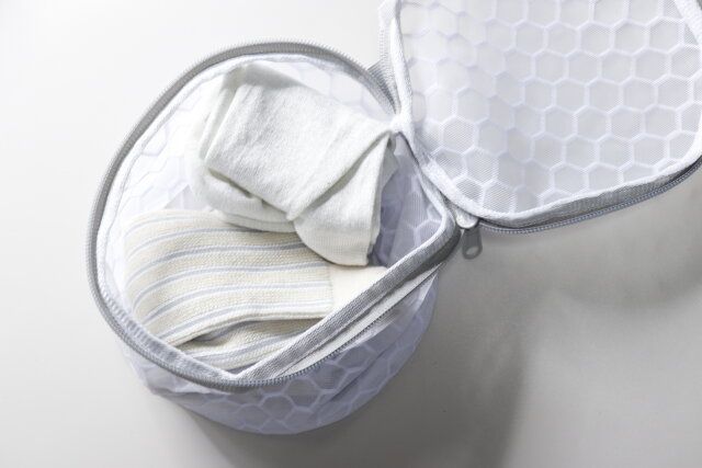 セリアの便利なWメッシュ ランドリーネット ハニカム