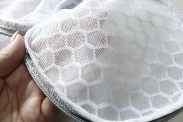 セリアのおすすめWメッシュ ランドリーネット ハニカム
