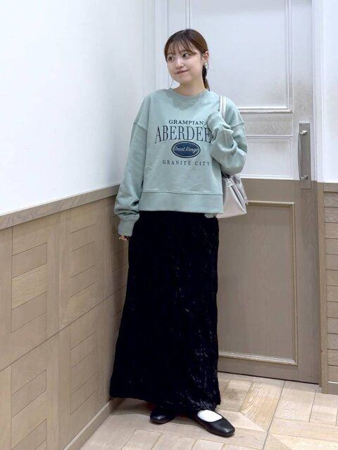 黒キャミワンピースのコーデ4