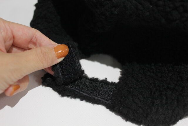 ダイソー レディースコージーフリースキャップ（ブラック） サイズ調節