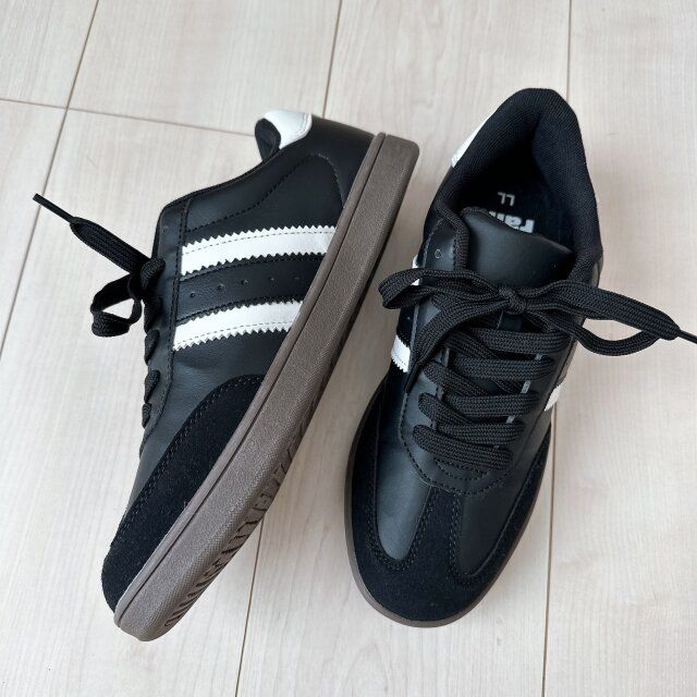 しまむらローカットスニーカーの側面