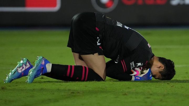 Jリーグの韓国人GK、ありえない珍プレーで失点…「大喝！」と野球界の名物OBが斬り捨てる