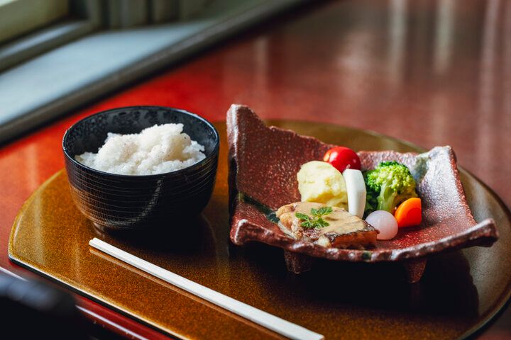 歴史ある洋館でカジュアルフレンチやデザートを♪ 明治時代の風情が残る、青森・弘前「サロンド カフェ アンジュ」