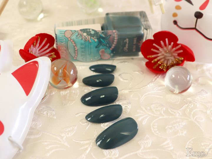 この秋冬は指先に『妖(あやかし)』を宿してみない？パラドゥのミニネイルに和を遊ぶ粋な大人色登場