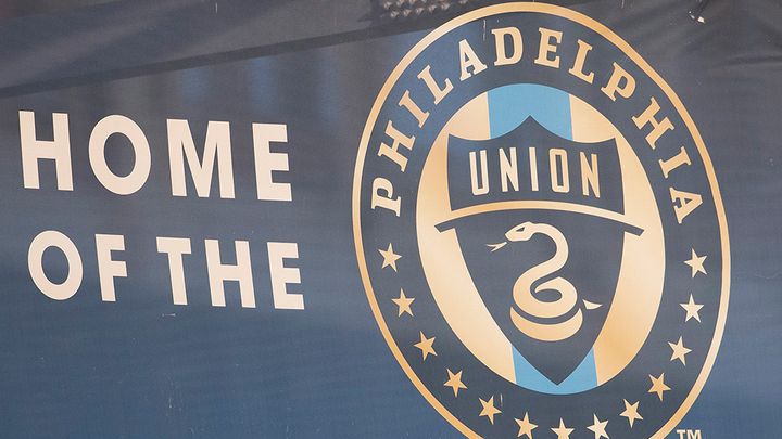 25歳サッカー選手が婚約者を残して急死 …「彼は英雄として旅立った」