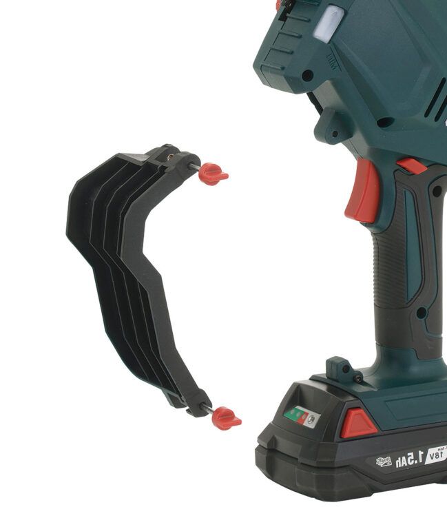 「コメリが凄すぎる」コスパ最強のチェーンソーとは？超軽量設計で薪作りも簡単！