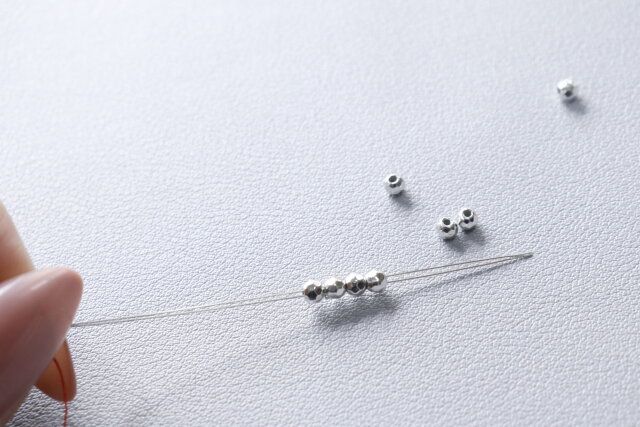 セリアのビーズ用針6
