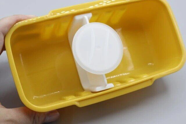 ダイソー ランチボックス（ドーム型、1段、500mL） 仕切り＆ドレッシングカップ