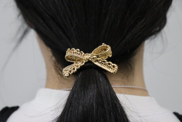 ダイソーの高級感のあるヘアポニー（リボン）