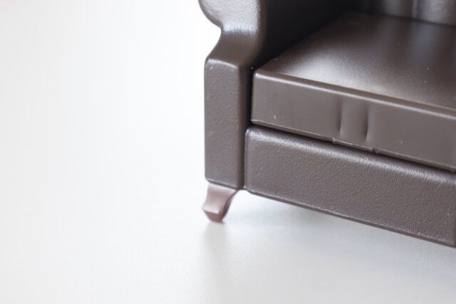 ダイソーのミニチュア シェルソファ アンティーク調のパーツ