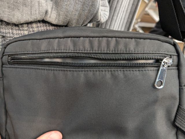 高撥水マザーズショルダーポーチの後ろポケット
