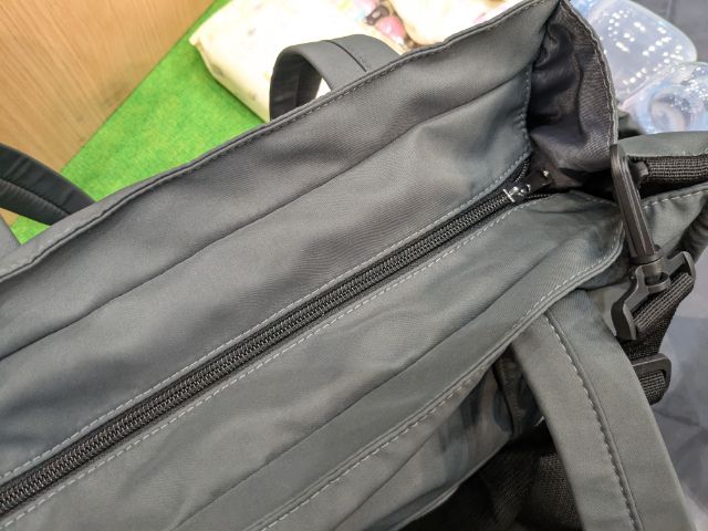 高撥水マルチシートインマザーズ 2WAY トートバッグのファスナー