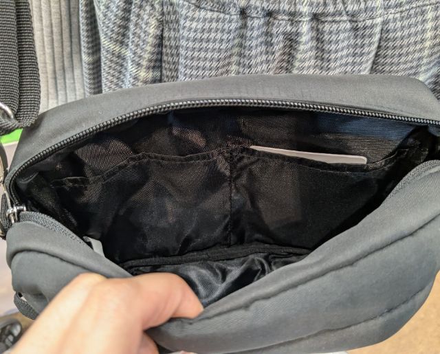 高撥水マザーズショルダーポーチの中