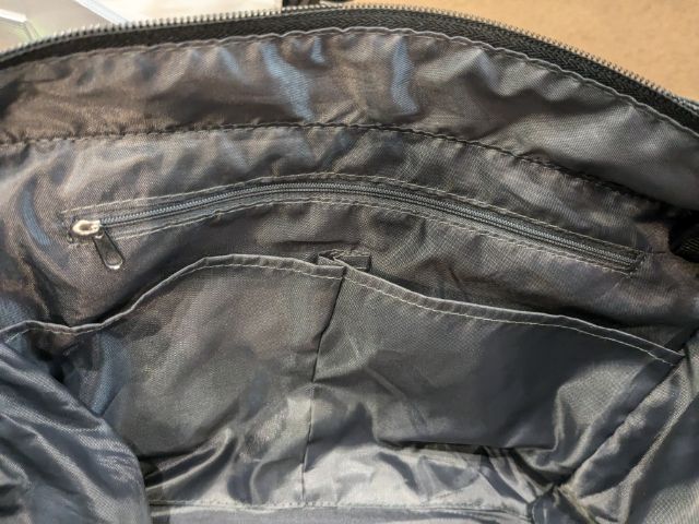 高撥水マルチシートインマザーズ 2WAY トートバッグの内ポケット