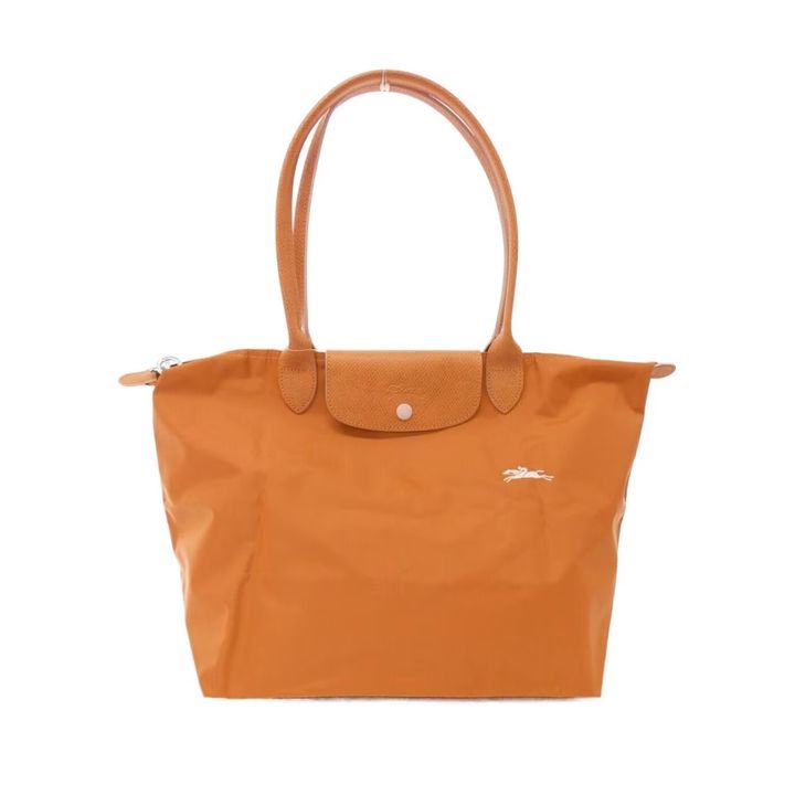 すべてオレンジ色のロンシャンバッグ