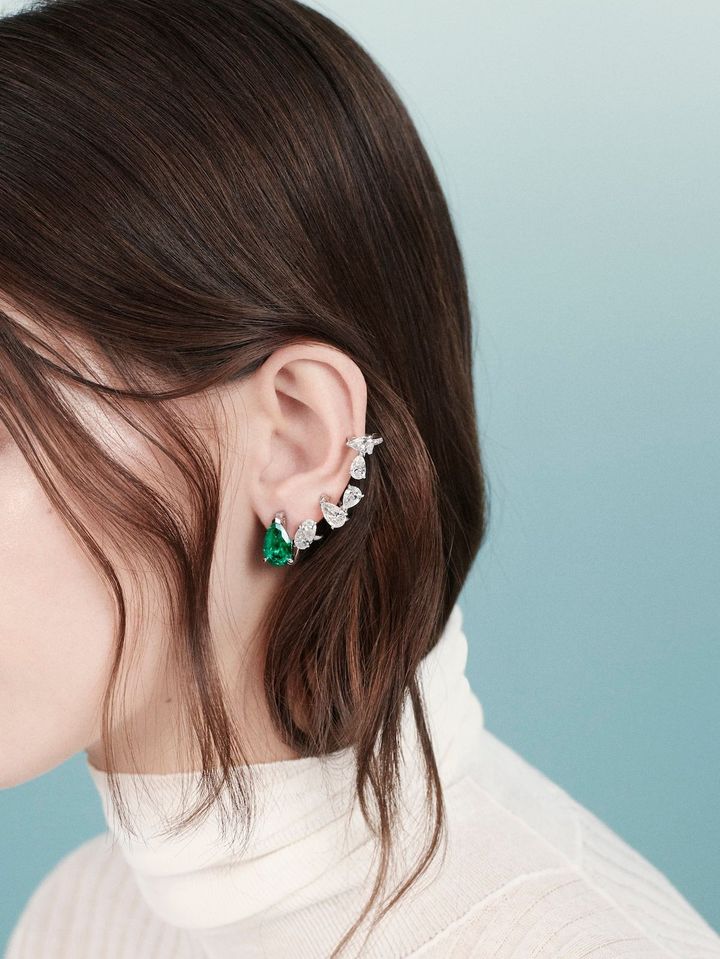 「セルティ・シュール・ヴィド」イヤカフ（WG×ダイヤモンド×エメラルド）￥27,610,000