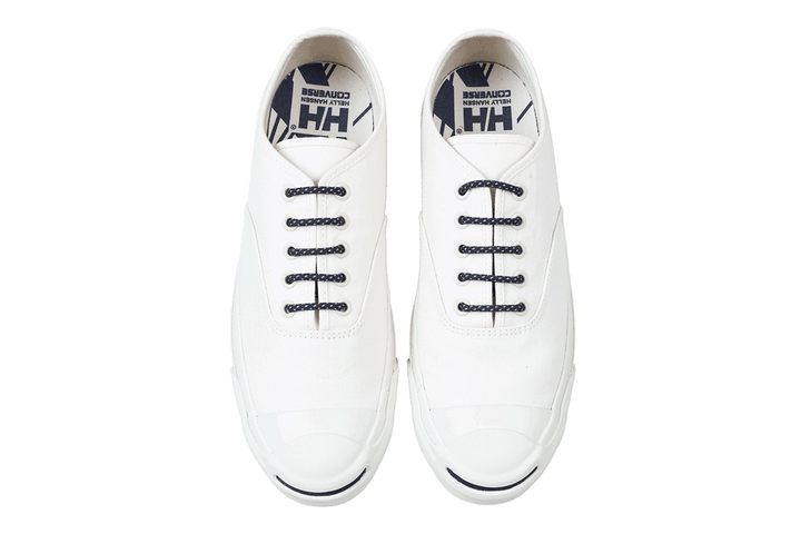 〈コンバース〉 × 〈ヘリーハンセン〉のシューズ