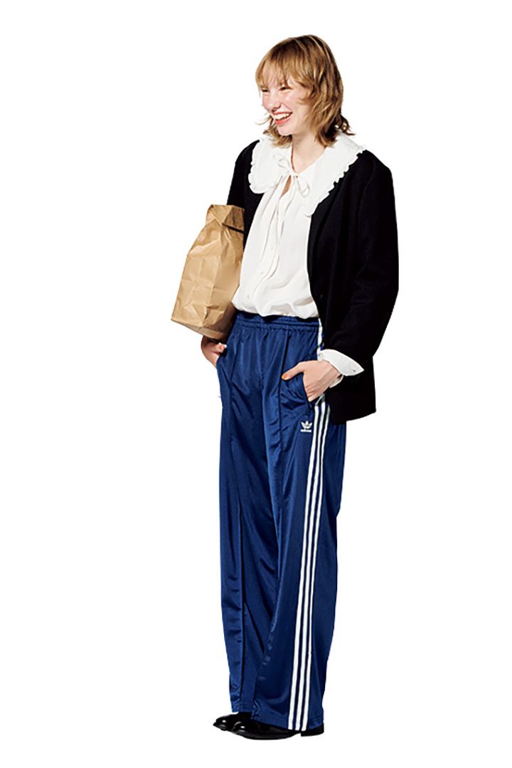 トラックパンツは1本あると超便利！上品でレディな着こなし5選