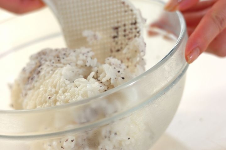 ゆかりと大葉のおにぎりの作り方1